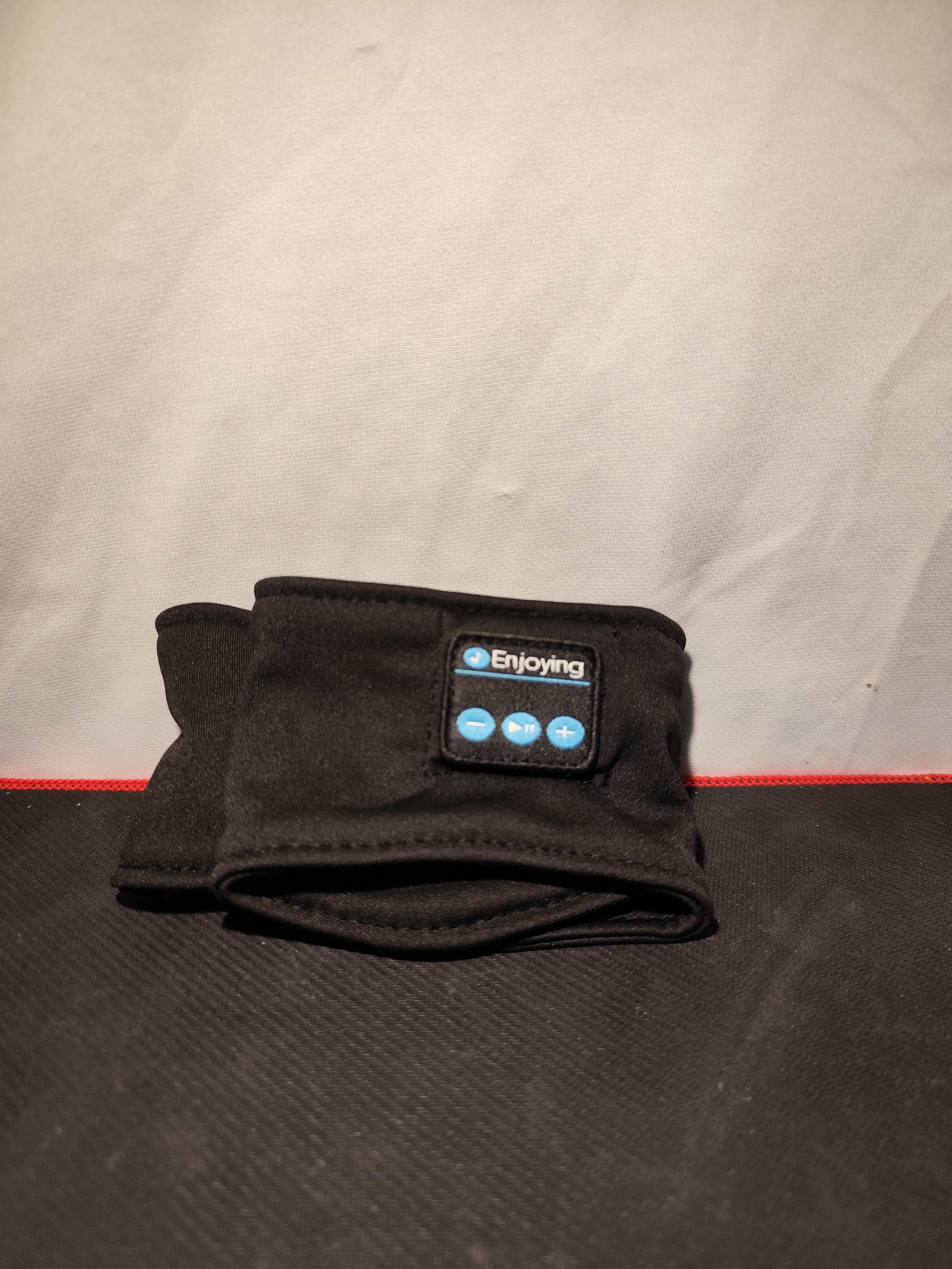 Bezprzewodowa elastyczna opaska ze słuchawkami i maską 🎧